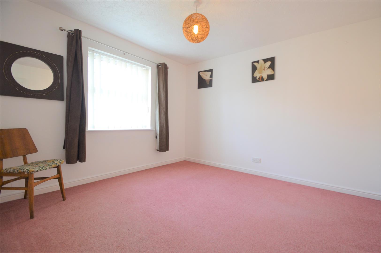 2 Walnut Close, Miskin , CF72 8RZ